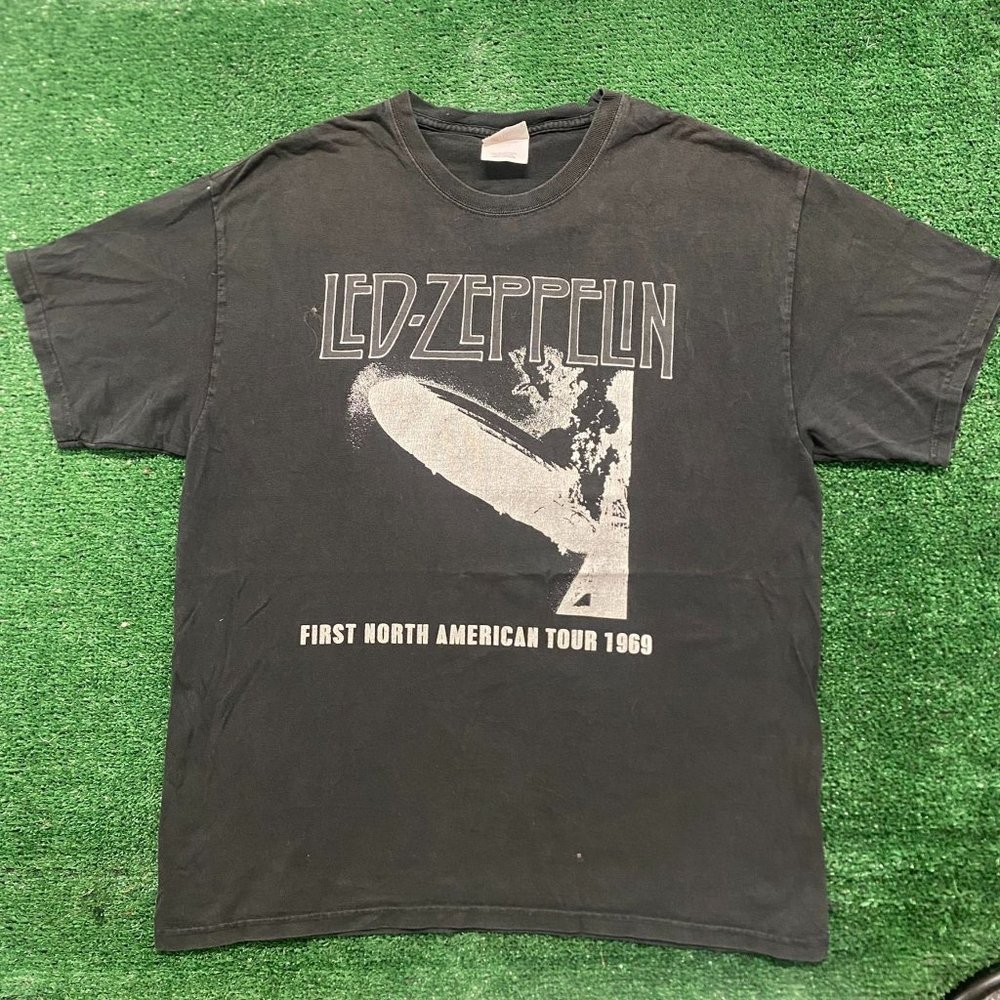 Vintage Y2K Led Zeppelin Tour T-Shirt Blimp Rock Band Grunge Punk